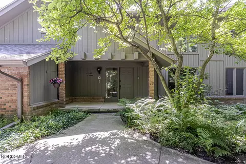 29642 E River Rd, Perrysburg, OH 43551