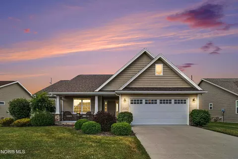 15210 Sunset Maple Dr, Perrysburg, OH 43551