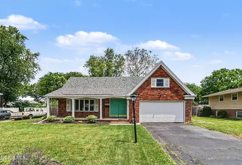 2229 Midlawn Dr, Toledo, OH 43614