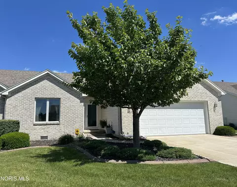 4257 E Waterbend Dr, Maumee, OH 43537