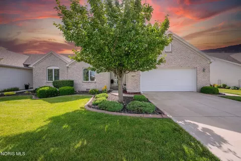 4257 E Waterbend Dr, Maumee, OH 43537