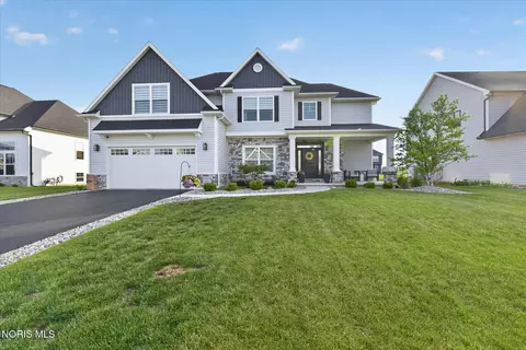1013 Dwyer Dr, Perrysburg, OH 43551