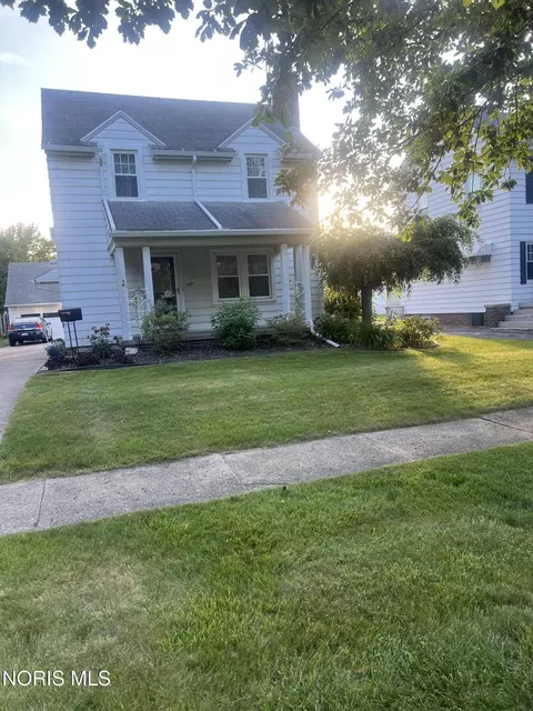 620 Grasser St, Oregon, OH 43616