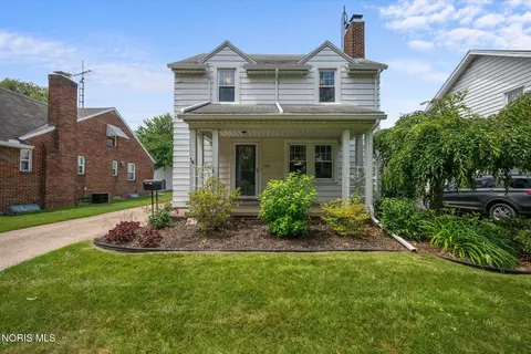 620 Grasser St, Oregon, OH 43616