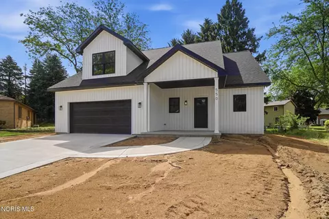 550 Monroe Ct, Bowling Green, OH 43402