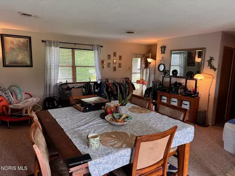 607 Olive Dr, Bryan, OH 43506 photo 3