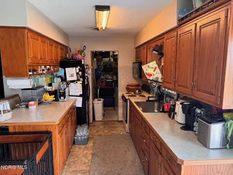 607 Olive Dr, Bryan, OH 43506 photo 4