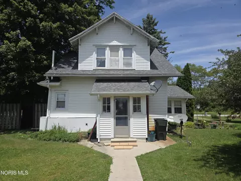 2494 Pelton Rd, Fostoria, OH 44830