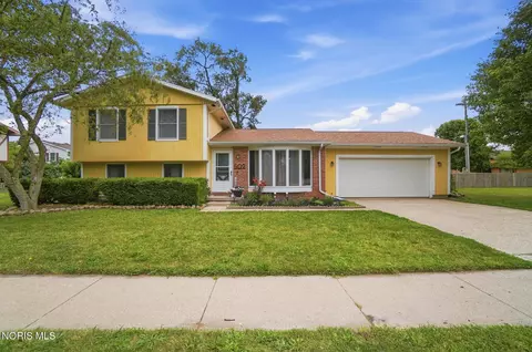 502 Mckinley Dr, Bowling Green, OH 43402
