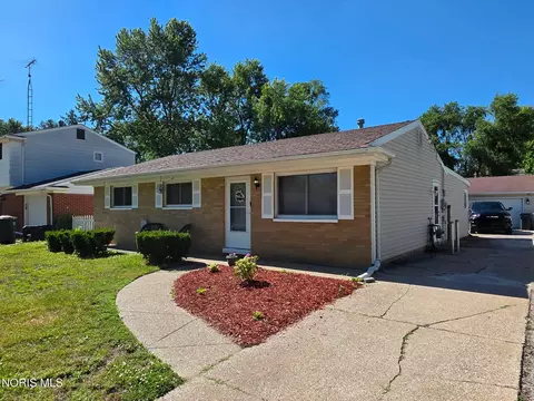 6528 Lincoln Green Rd, Holland, OH 43528