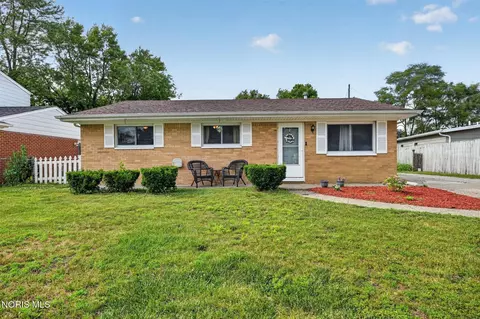 6528 Lincoln Green Rd, Holland, OH 43528