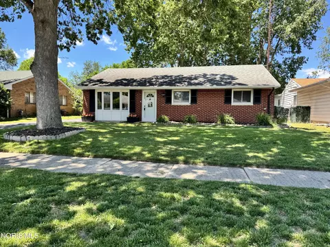 410 Danesmoor Rd, Holland, OH 43528