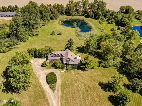 15376 Five Point Rd, Perrysburg, OH 43551
