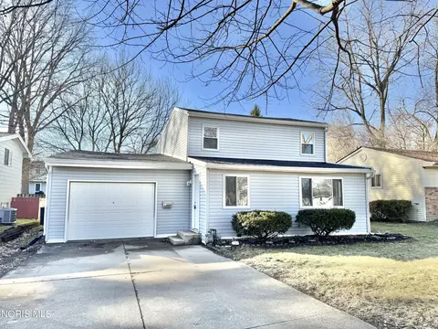 5307 Clover Ln, Toledo, OH 43623