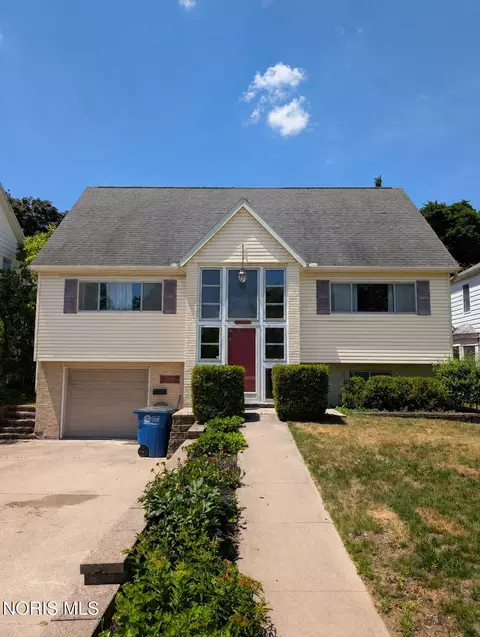 2459 Goddard Rd, Toledo, OH 43606