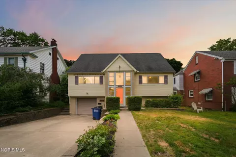 2459 Goddard Rd, Toledo, OH 43606