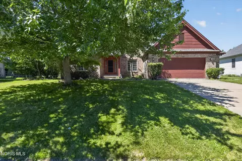 6062 Wood Dr, Waterville, OH 43566