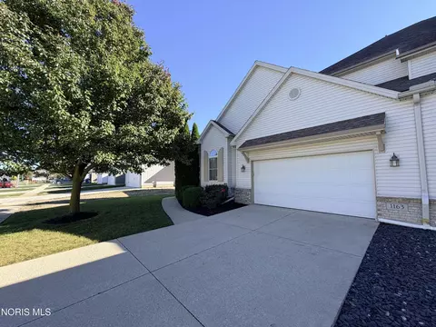 1163 Meadowlark Ln, Bowling Green, OH 43402