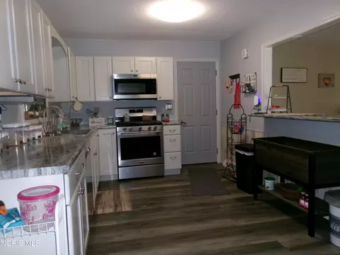 Kitchen - 7927 State Route 15, Bryan, OH 43506 photo 2 of 2