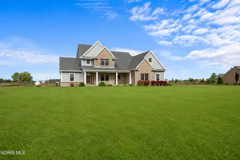 23153 Pargillis Rd, Perrysburg, OH 43551