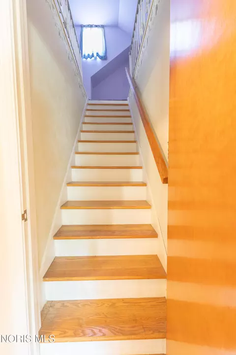 Entry Way - 2425 River Rd, Maumee, OH 43537 photo 1 of 1