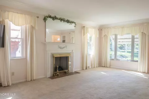 Living - 2425 River Rd, Maumee, OH 43537 photo 1 of 3