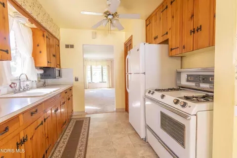 Kitchen - 2425 River Rd, Maumee, OH 43537 photo 1 of 2