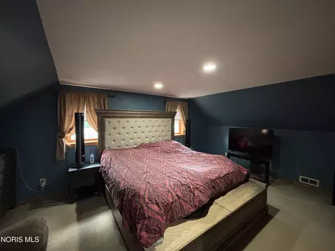 Bedroom - 3237 Rd 424, Antwerp, OH 45813 photo 4 of 4