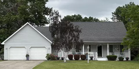 827 Inverness Dr, Defiance, OH 43512