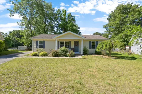 9617 Oak Run Ct, Holland, OH 43528