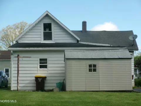 Exterior - 734 E 2nd St, Ottawa, OH 45875 photo 3 of 3