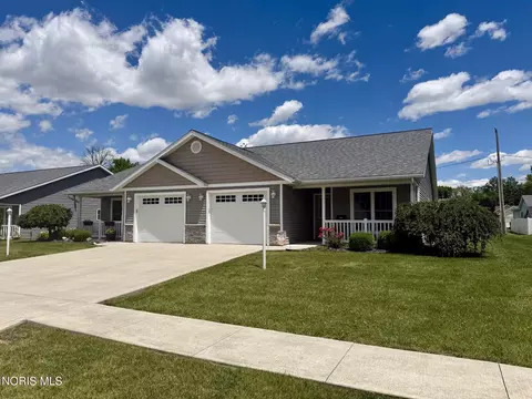 223 Chelsea Dr, Defiance, OH 43512