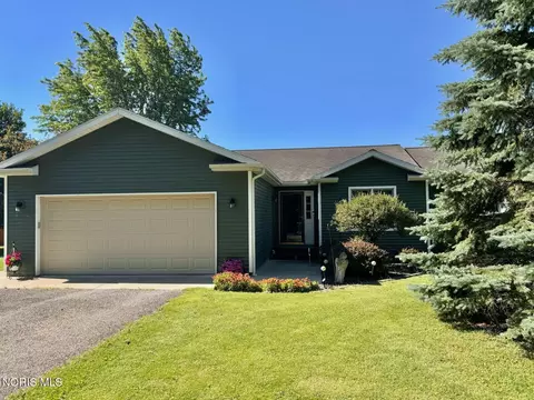 808 Shawanoe St, Montpelier, OH 43543