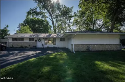 2930 Wicklow Rd, Toledo, OH 43606