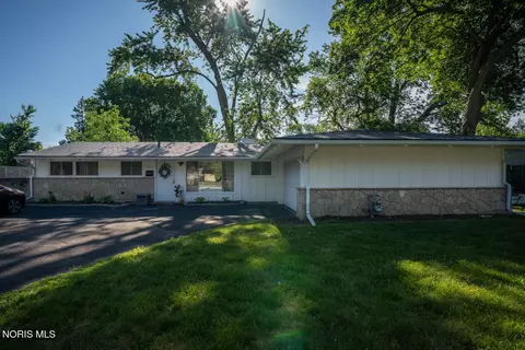 2930 Wicklow Rd, Toledo, OH 43606