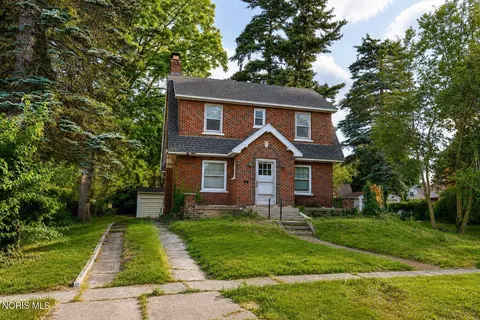 2817 Algonquin Pkwy, Toledo, OH 43606