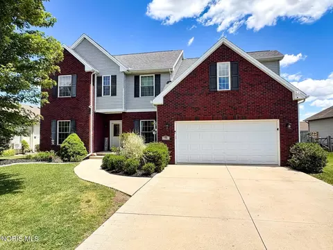 1701 Spring Forest Dr, Oregon, OH 43616