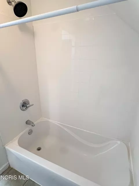 Bath - 1701 Spring Forest Dr, Oregon, OH 43616 photo 3 of 5
