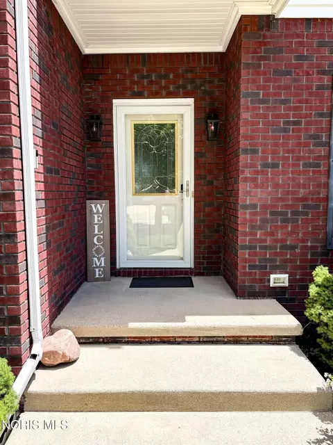 Exterior - 1701 Spring Forest Dr, Oregon, OH 43616 photo 12 of 13