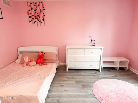 Bedroom - 1701 Spring Forest Dr, Oregon, OH 43616 photo 3 of 3