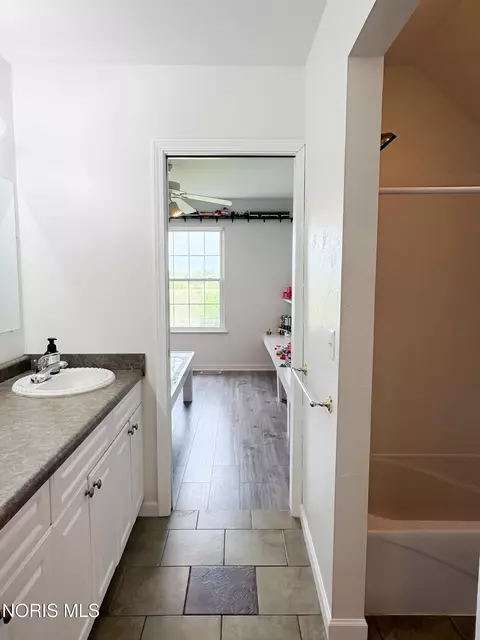 Bath - 1701 Spring Forest Dr, Oregon, OH 43616 photo 5 of 5
