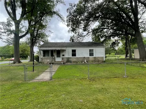 5203 Adella St, Toledo, OH 43613