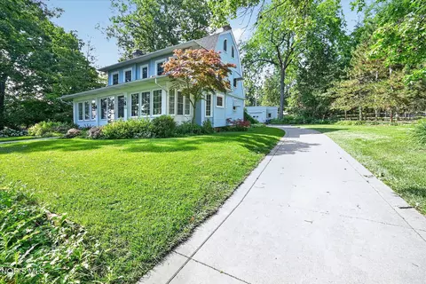 2333 Chevy Chase Ln, Toledo, OH 43614