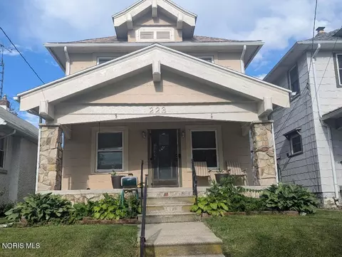 223 Valleywood Dr, Toledo, OH 43605
