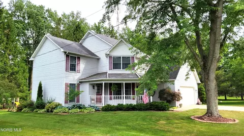717 Lakeshore Dr, Pioneer, OH 43554