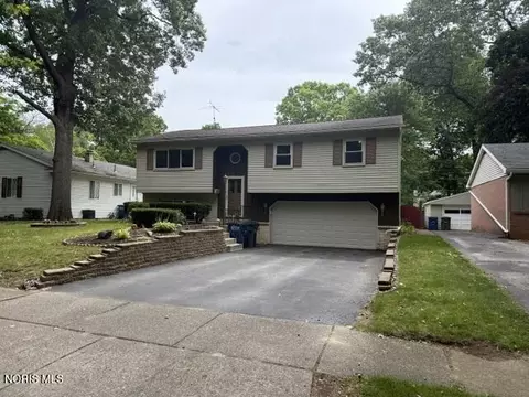 5430 Honeymaple Ln, Toledo, OH 43623