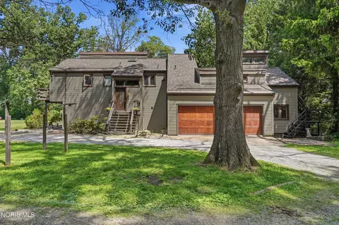 17510 Euler Rd, Bowling Green, OH 43402