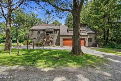 17510 Euler Rd, Bowling Green, OH 43402