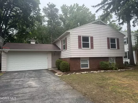 6448 Coppersmith Rd, Sylvania, OH 43560