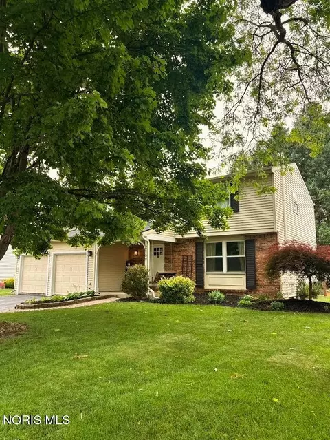 2169 Kingston Dr, Maumee, OH 43537